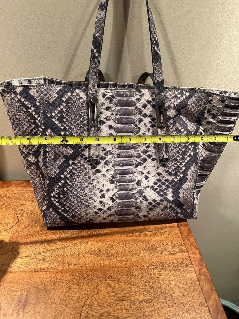 Stuart Weitzman python bag - Picture 2 of 6